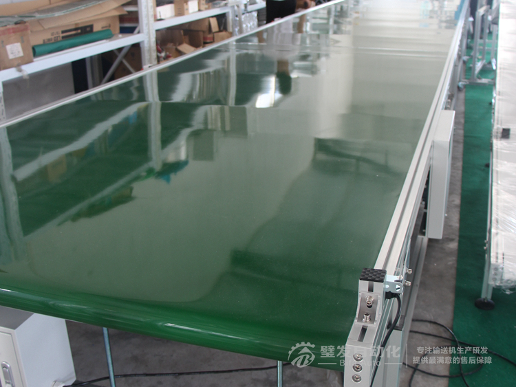 1500W10000L標(biāo)準(zhǔn)大線(xiàn)結(jié)構(gòu)皮帶輸送機(jī)