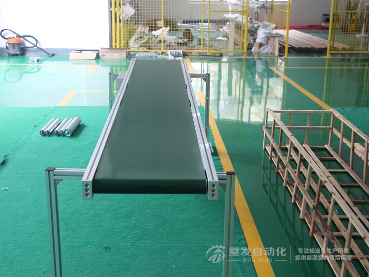 標(biāo)準(zhǔn)大線結(jié)構(gòu)皮帶機(jī) 標(biāo)準(zhǔn)大線結(jié)構(gòu)皮帶機(jī)