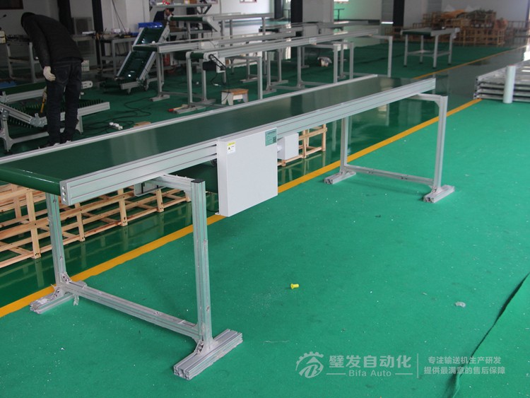 標(biāo)準(zhǔn)大線結(jié)構(gòu)皮帶機(jī) 標(biāo)準(zhǔn)大線結(jié)構(gòu)皮帶機(jī)