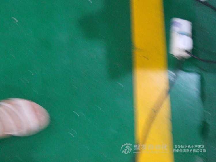 藍(lán)色碳鋼烤漆大線結(jié)構(gòu)皮帶輸送機(jī) 藍(lán)色碳鋼烤漆大線結(jié)構(gòu)皮帶輸送機(jī)