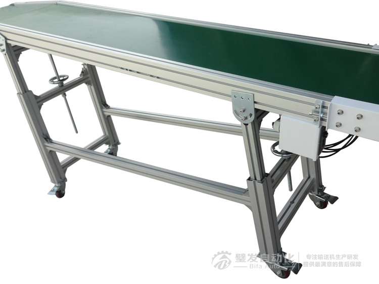 機(jī)械手配套帶平臺斜坡輸送線 機(jī)械手配套帶平臺斜坡輸送線