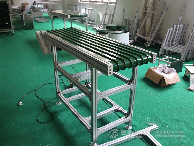 皮帶面加多導(dǎo)條皮帶標(biāo)準(zhǔn)小型輸送機 皮帶面加多導(dǎo)條皮帶標(biāo)準(zhǔn)小型輸送機