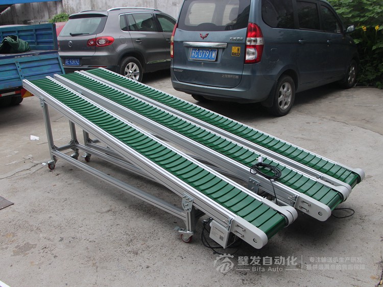 皮帶面加橫向?qū)l小型皮帶輸送機(jī)