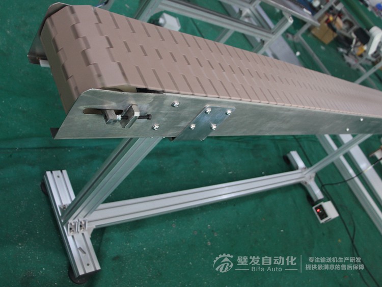 直角電機不銹鋼側(cè)板型材支架塑料鏈板線 直角電機不銹鋼側(cè)板型材支架塑料鏈板線