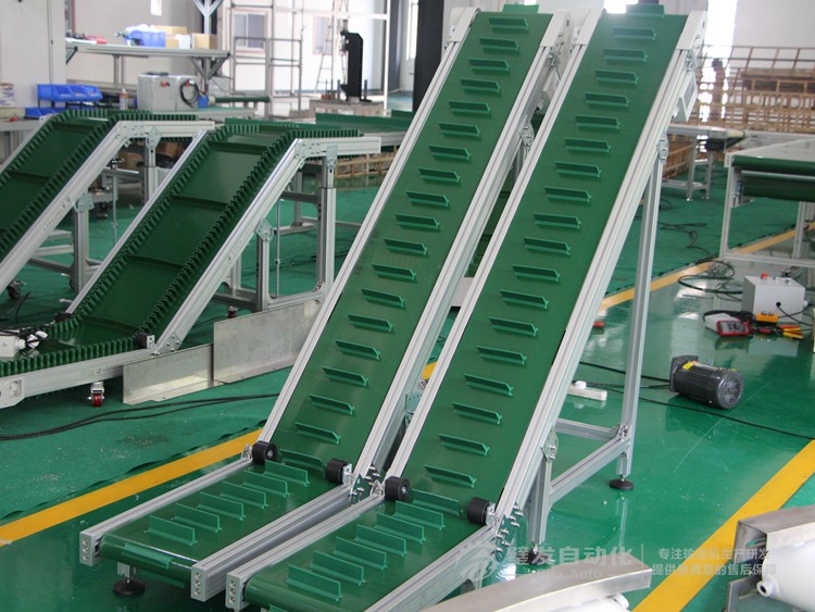 低端平臺(tái)精研電機(jī)不銹鋼擋邊料斗爬坡輸送機(jī) 低端平臺(tái)精研電機(jī)不銹鋼擋邊料斗爬坡輸送機(jī)