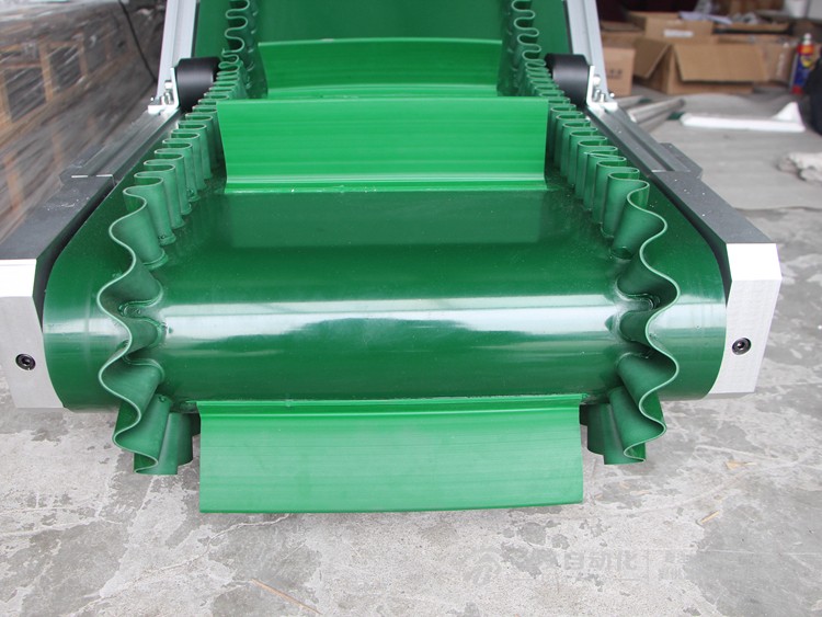 裙邊擋板爬坡輸送機(jī) 裙邊擋板爬坡輸送機(jī)