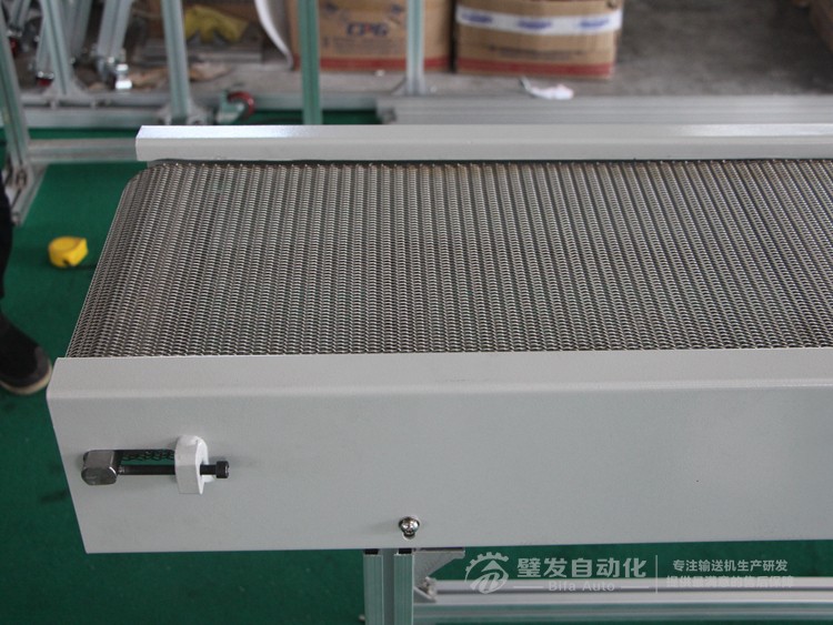 不銹鋼網(wǎng)鏈輸送機(jī) 不銹鋼網(wǎng)鏈輸送機(jī)