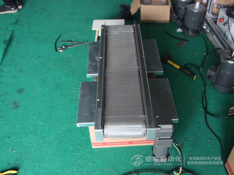 小型型材結(jié)構(gòu)不銹鋼網(wǎng)鏈輸送機(jī) 小型型材結(jié)構(gòu)不銹鋼網(wǎng)鏈輸送機(jī)