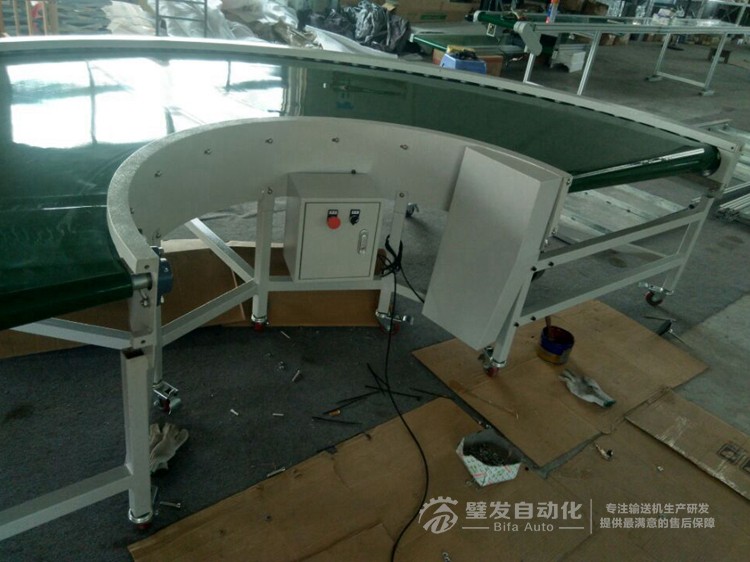 180度轉(zhuǎn)彎機(jī) 180度轉(zhuǎn)彎機(jī)