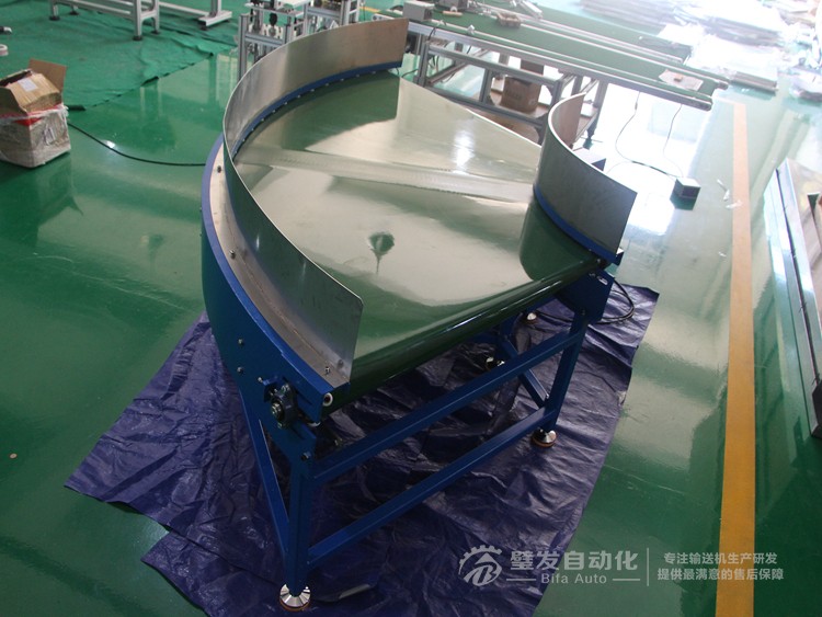 碳鋼藍色烤漆加擋邊90度皮帶轉(zhuǎn)彎機 碳鋼藍色烤漆加擋邊90度皮帶轉(zhuǎn)彎機