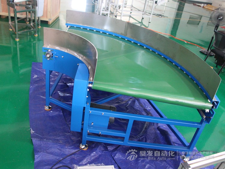 碳鋼藍色烤漆加擋邊90度皮帶轉(zhuǎn)彎機 碳鋼藍色烤漆加擋邊90度皮帶轉(zhuǎn)彎機