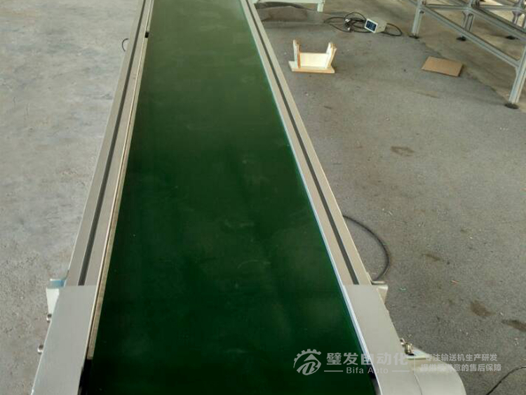 180度轉(zhuǎn)彎機(jī)銜接直線輸送機(jī) 180度轉(zhuǎn)彎機(jī)銜接直線輸送機(jī)