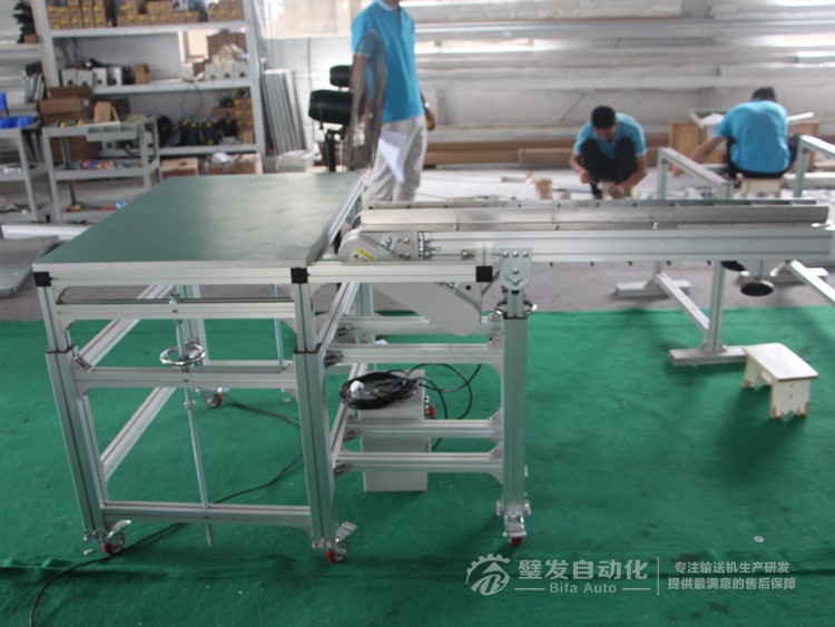 銜接工作桌小型非標(biāo)皮帶輸送機(jī) 銜接工作桌小型非標(biāo)皮帶輸送機(jī)