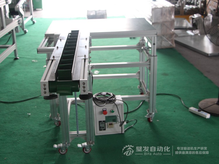 銜接工作桌小型非標(biāo)皮帶輸送機(jī) 銜接工作桌小型非標(biāo)皮帶輸送機(jī)