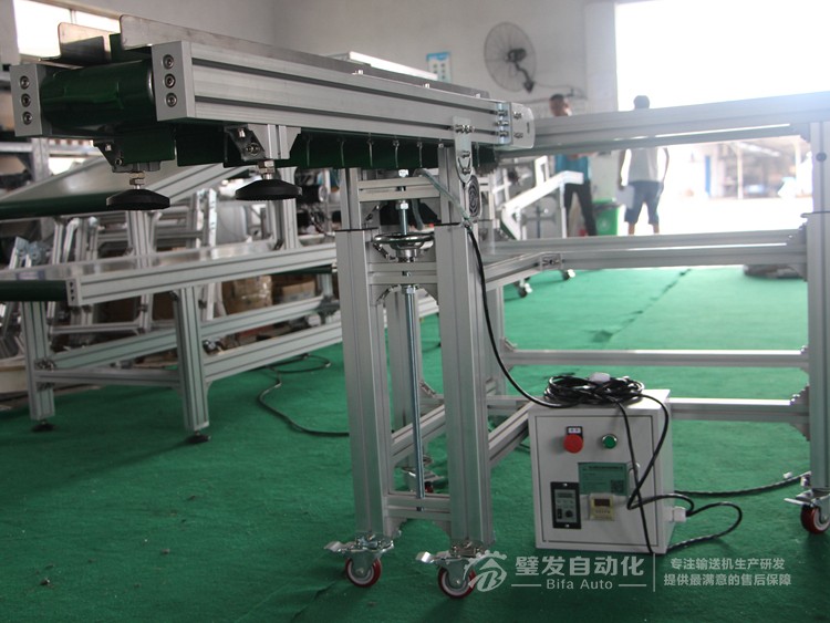 銜接工作桌小型非標(biāo)皮帶輸送機(jī) 銜接工作桌小型非標(biāo)皮帶輸送機(jī)