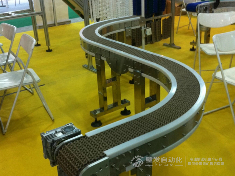 S型轉(zhuǎn)彎網(wǎng)帶輸送機(jī)
